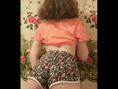 ❤️ Gadis muda seksi menanggalkan celana pendeknya di depan kamera Pono berkualitas di porno id.sfera-uslug39.ru
